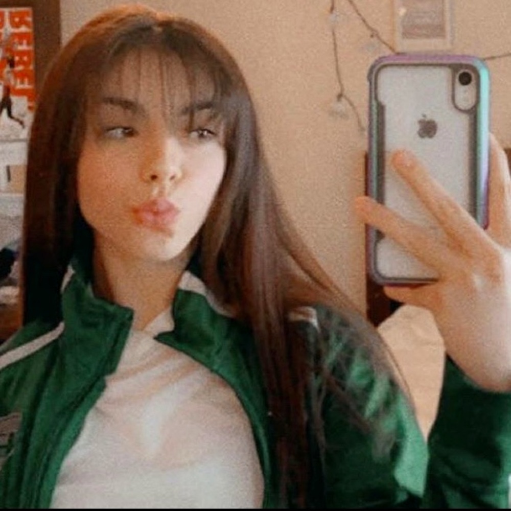 Meet your Posher, Iliana